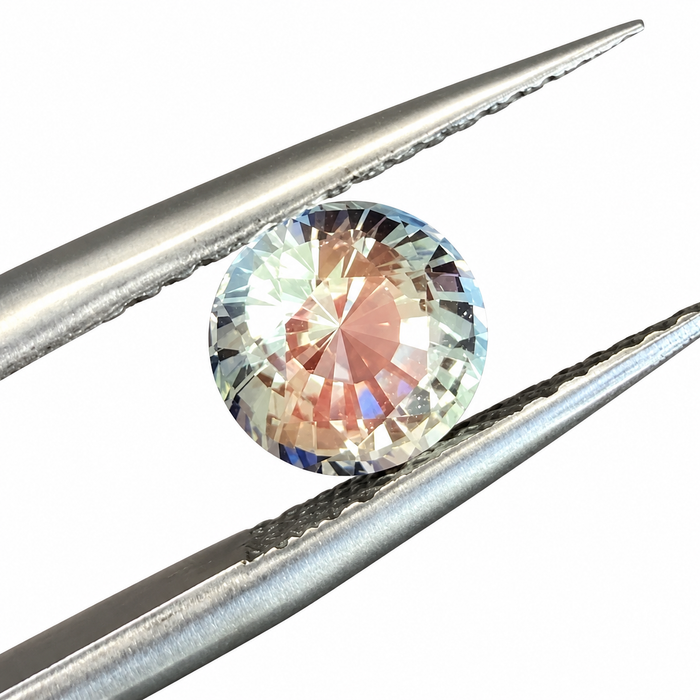 Rainbow moonstone 1.00 carat round brilliant cut loose gemstone