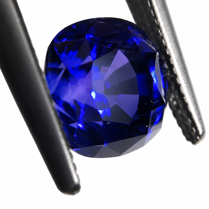 Blue Purple color change Sapphire 2.00 carat 6.63x6.24x5.17mm square cushion cut