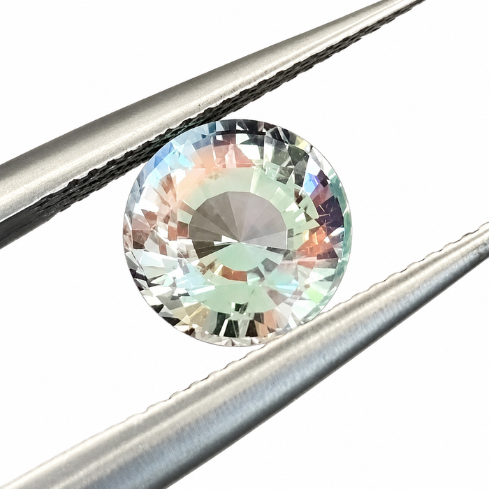 Rainbow moonstone 1.00 carat round brilliant cut loose gemstone