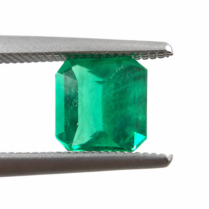 Emerald 0.97 carats Square emerald cut loose gemstone