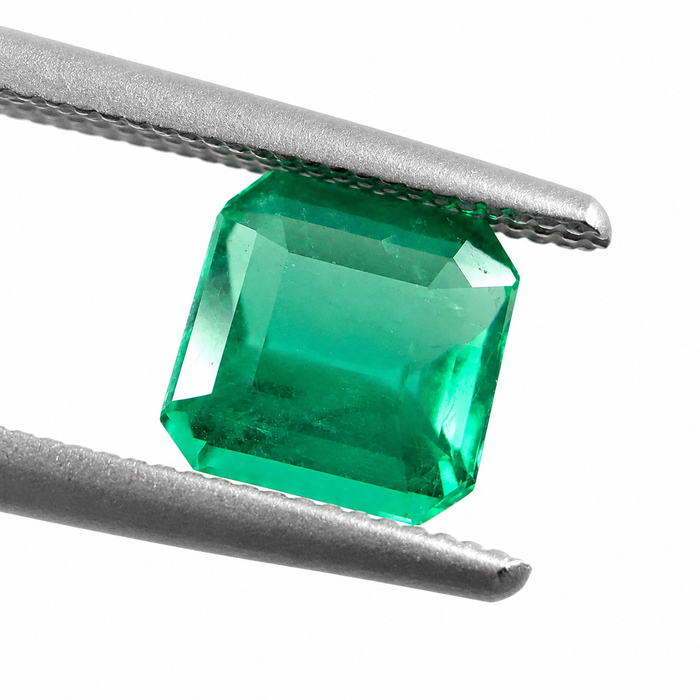 Emerald 0.97 carats Square emerald cut loose gemstone