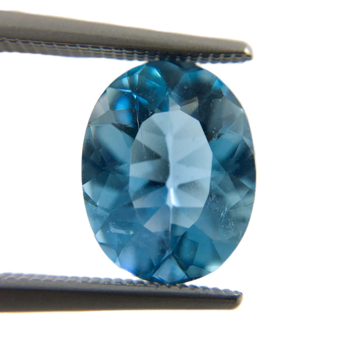 Aquamarine oval brilliant cut 2.07 carats loose gemstone - Buy loose or make a custom order