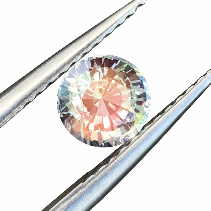 Rainbow moonstone 1.00 carat round brilliant cut loose gemstone