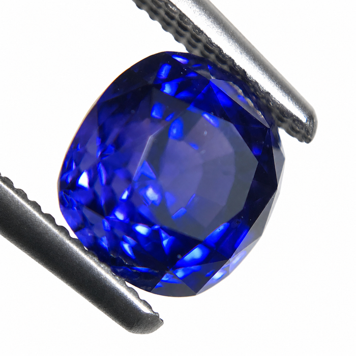 Blue Purple color change Sapphire 2.00 carat 6.63x6.24x5.17mm square cushion cut