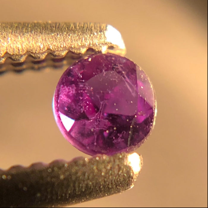 Natural colour change Alexanderite round brilliant cut 0.11 carat - Buy loose or customise