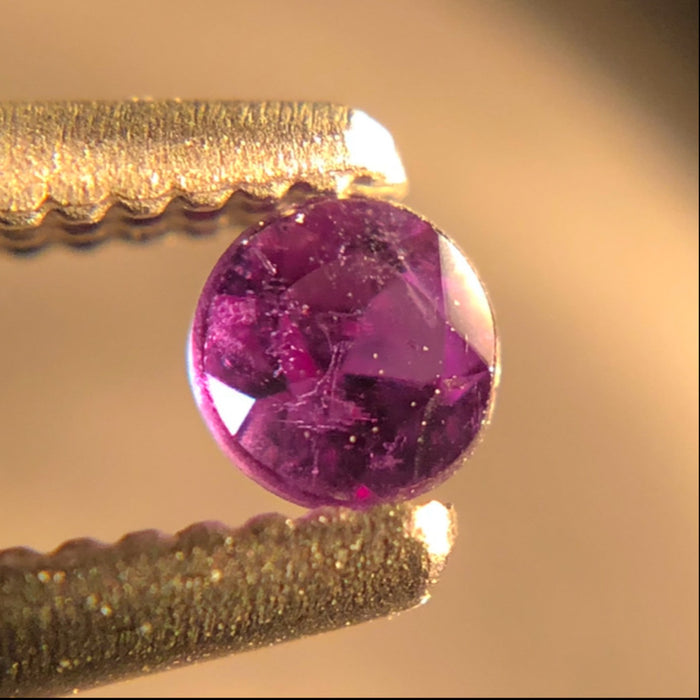 Natural colour change Alexanderite round brilliant cut 0.11 carat - Buy loose or customise